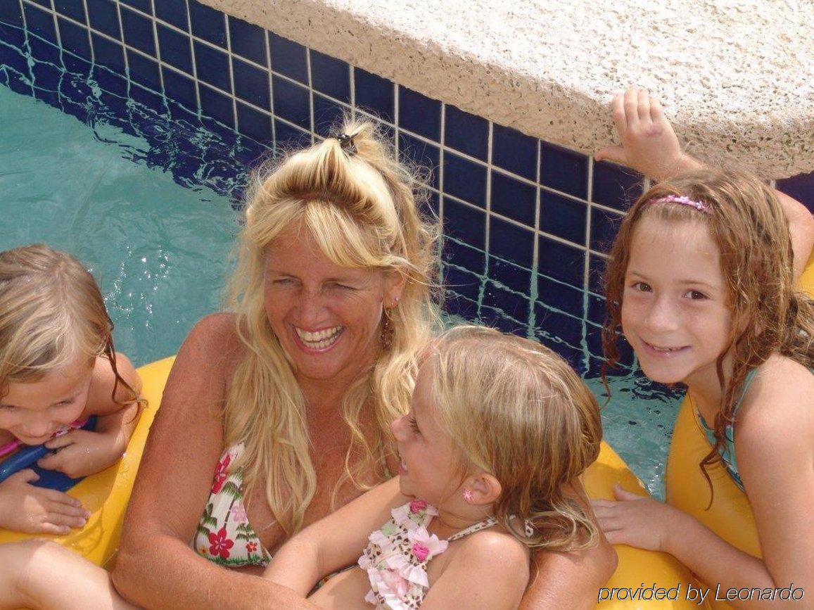 נורת' מירטל ביץ' Castaway Beach Inn & Swim Up Bar מראה חיצוני תמונה