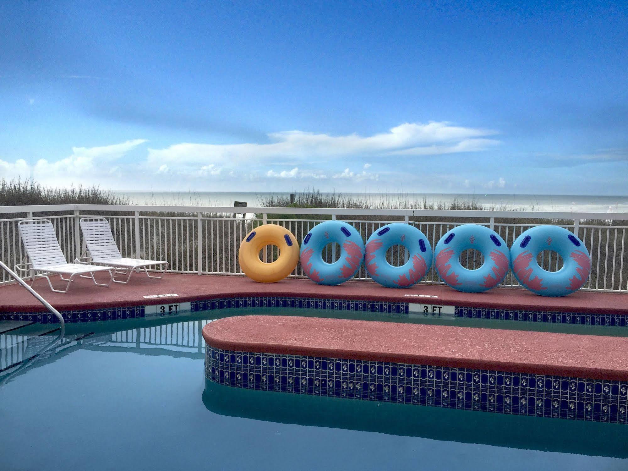 נורת' מירטל ביץ' Castaway Beach Inn & Swim Up Bar מראה חיצוני תמונה