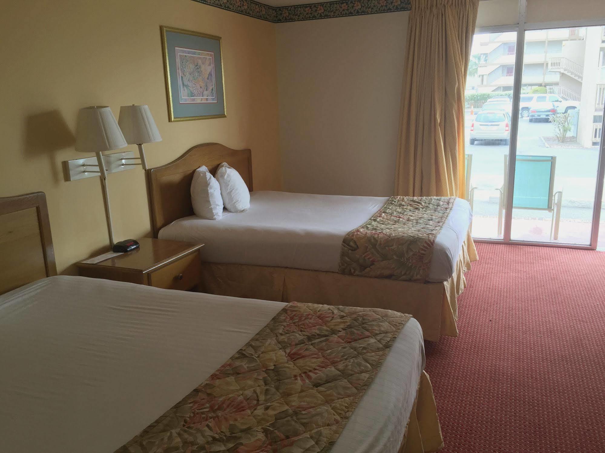 נורת' מירטל ביץ' Castaway Beach Inn & Swim Up Bar מראה חיצוני תמונה